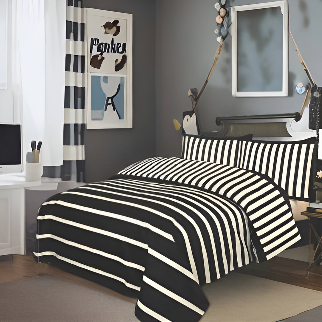 Duvet Covers, black duvet covers, black pattren duvet covers, single duvet covers, double duvet covers, king size duvet covers, microfiber duvet covers sets, Microfiber bedding sets, 4Pcs Duvet Covers set,