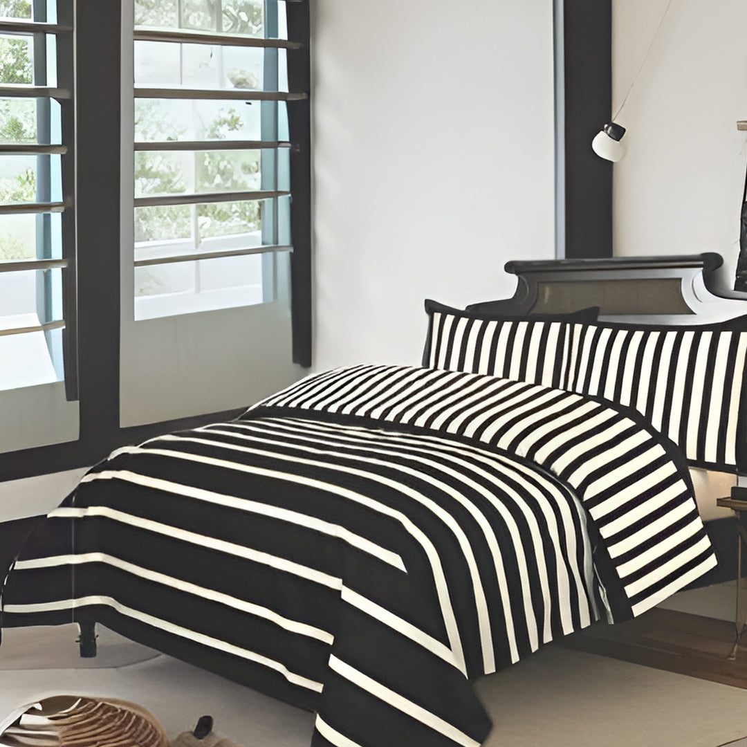Duvet Covers, black duvet covers, black pattren duvet covers, single duvet covers, double duvet covers, king size duvet covers, microfiber duvet covers sets, Microfiber bedding sets, 4Pcs Duvet Covers set,